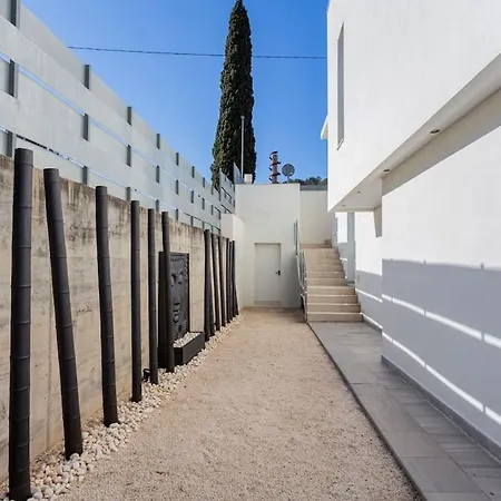Exclusiva De Lujo Con Piscina * Canyelles (Catalonia)