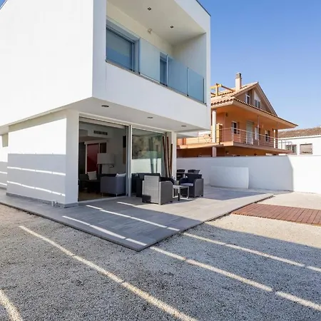 Exclusiva De Lujo Con Piscina Villa Canyelles (Catalonia)