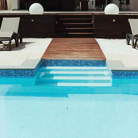 Exclusiva De Lujo Con Piscina * Canyelles (Catalonia)